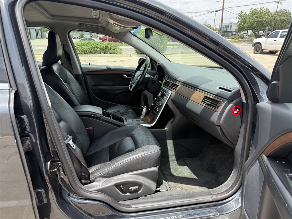 2010 Volvo S80 - $5,500