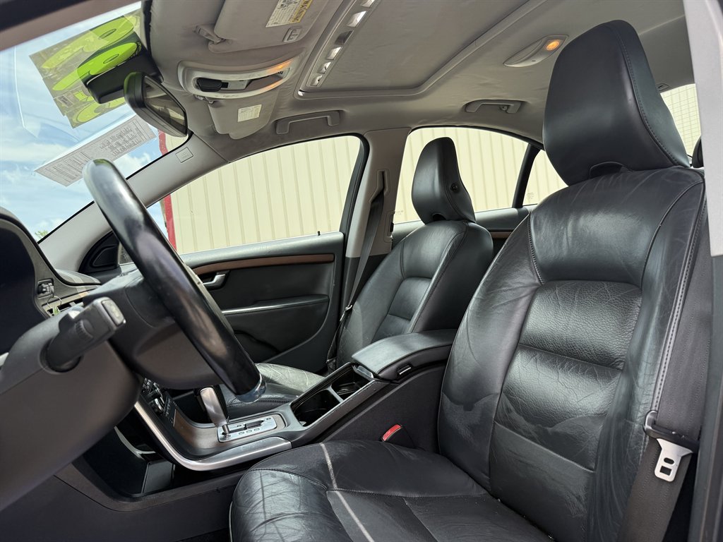 2010 Volvo S80 - $5,500