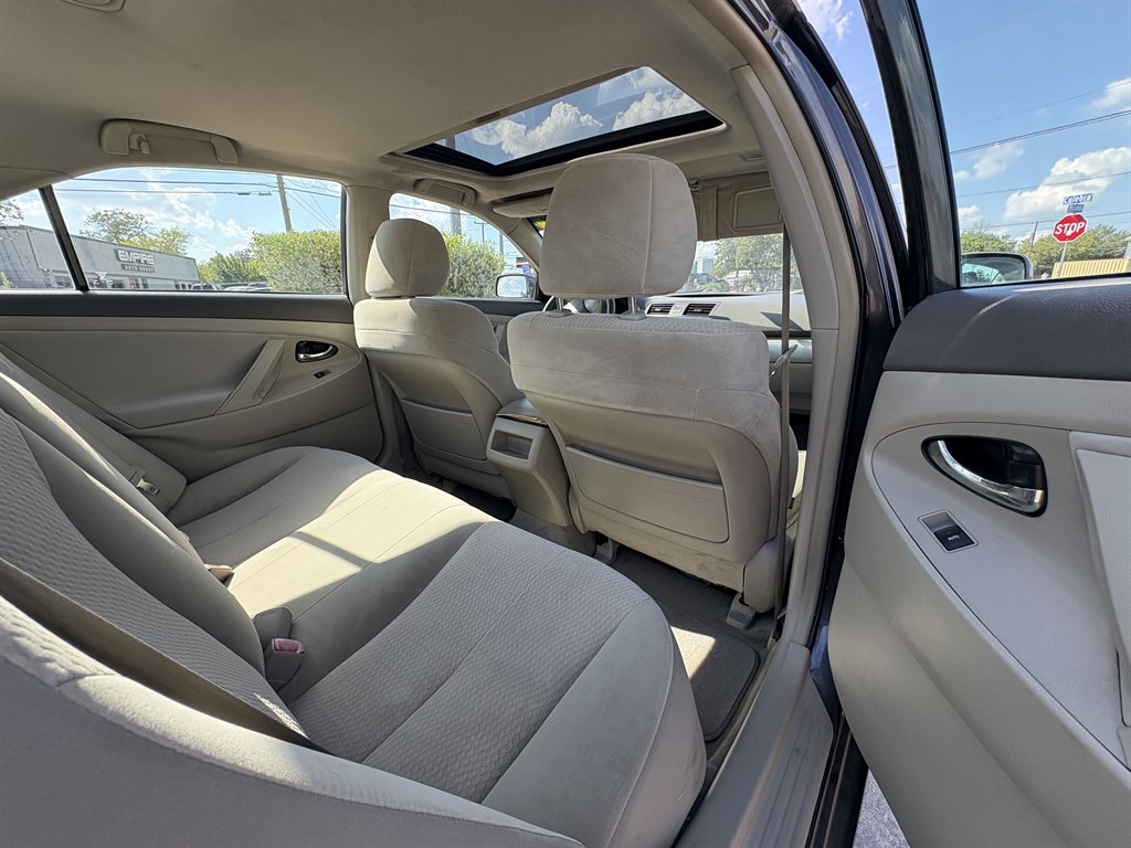 2008 Kia Sedona - $3,999