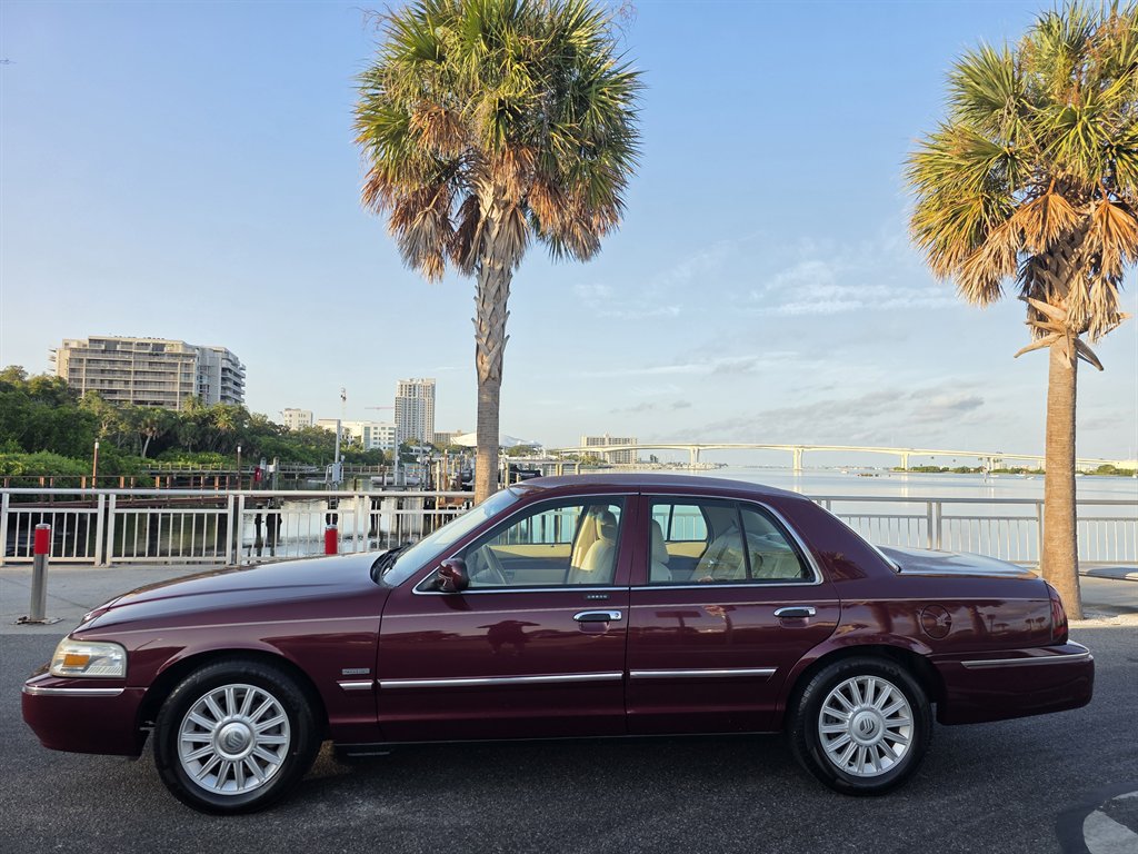 2009 Mercury Grand Marquis - $7,995