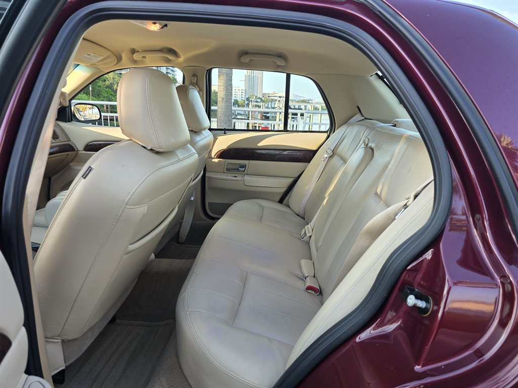2009 Mercury Grand Marquis - $7,995