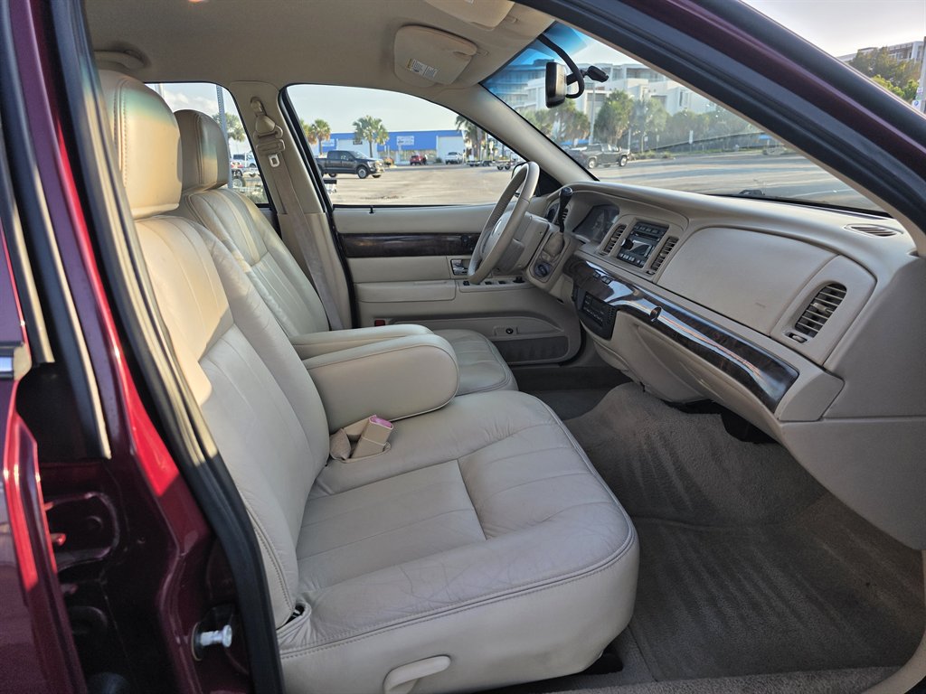 2009 Mercury Grand Marquis - $7,995