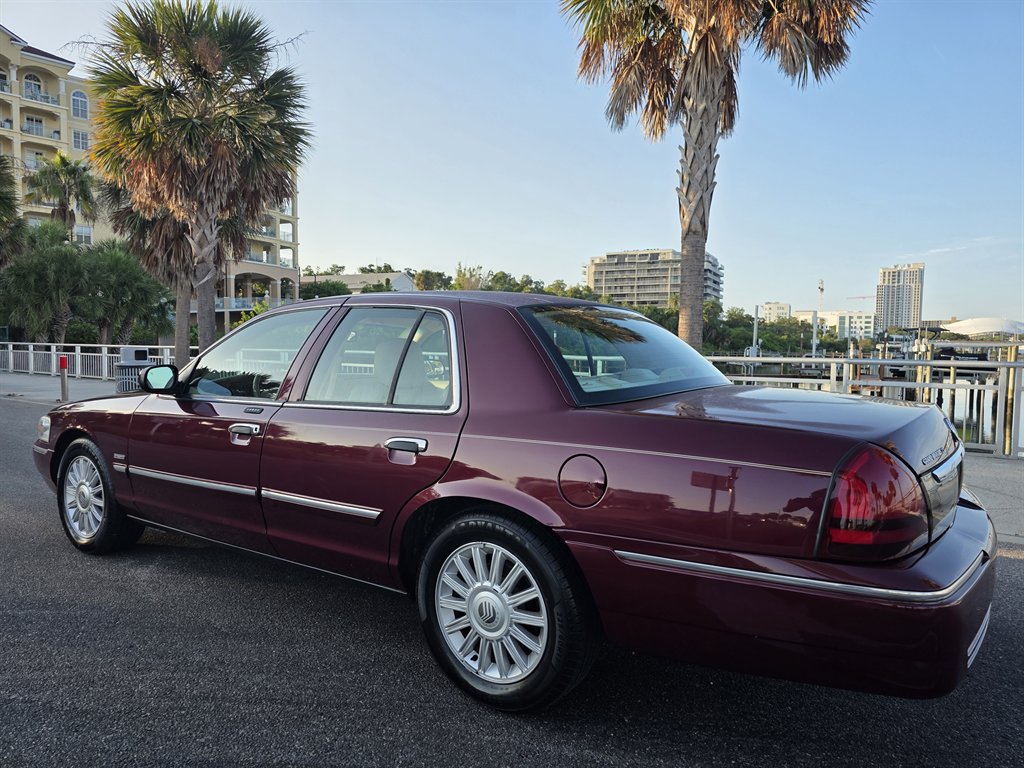 2009 Mercury Grand Marquis - $7,995