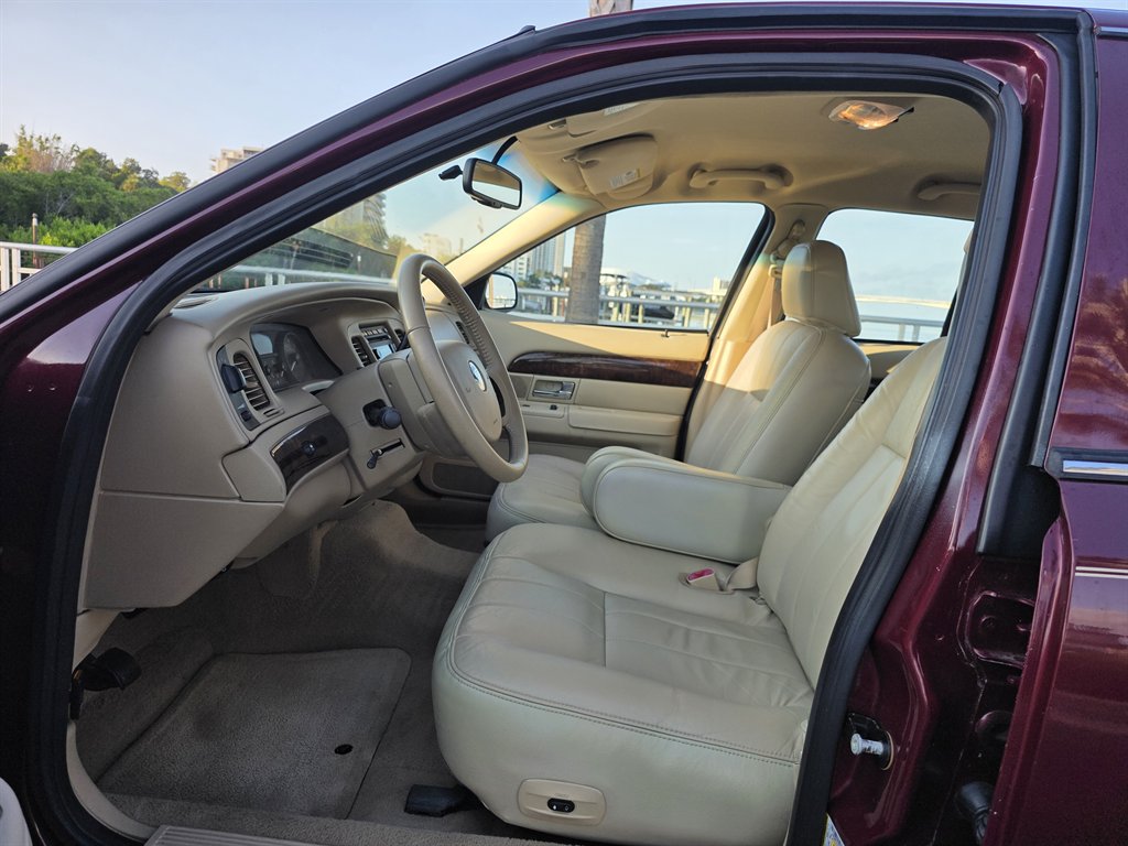 2009 Mercury Grand Marquis - $7,995