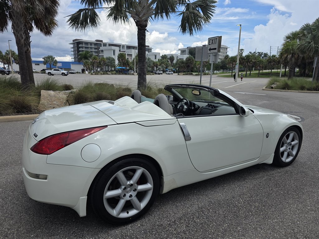 2004 Nissan 350Z - $8,995