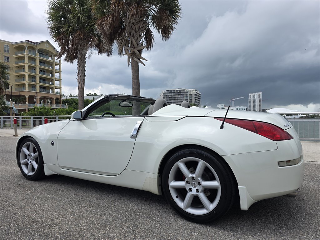 2004 Nissan 350Z - $8,995