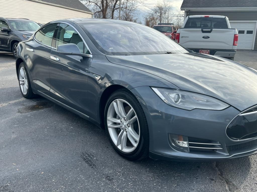 2013 Tesla Model S photo