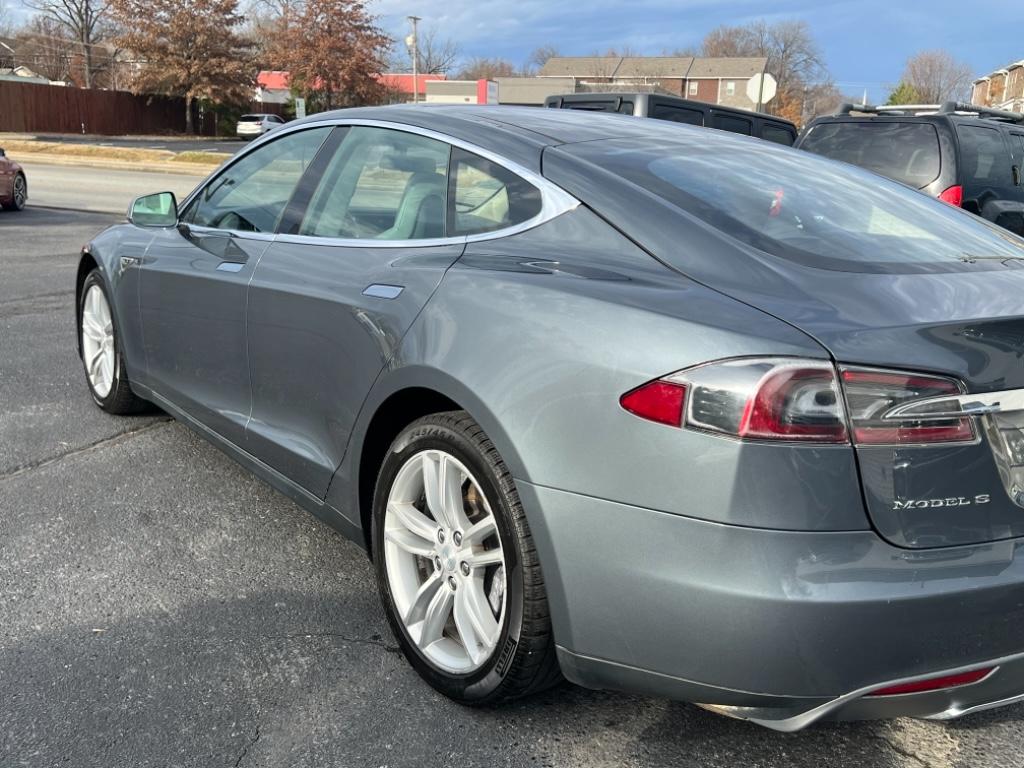 2013 Tesla Model S photo