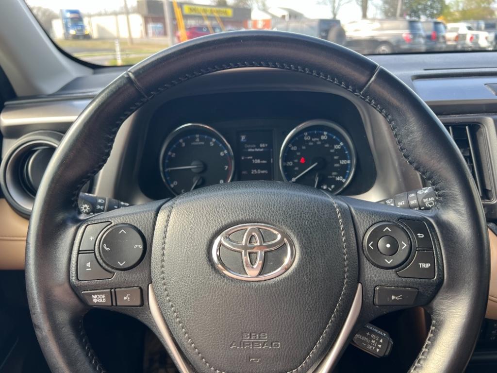 2017 Toyota RAV4 Limited photo