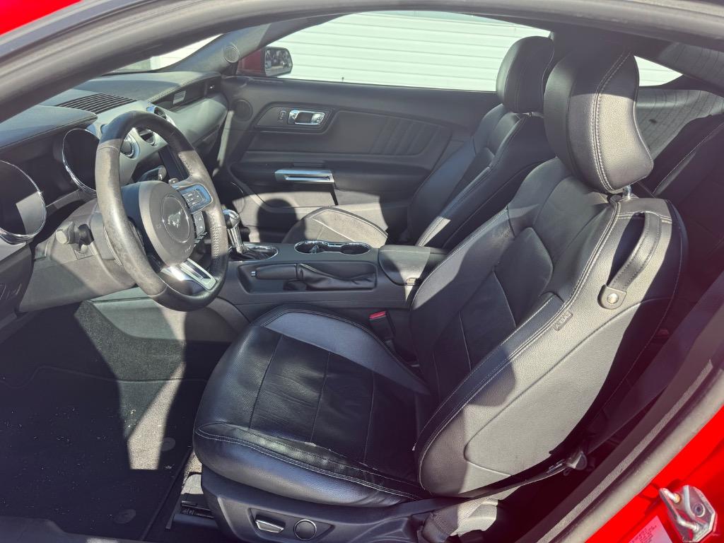 2015 Ford Mustang ECO Premium photo