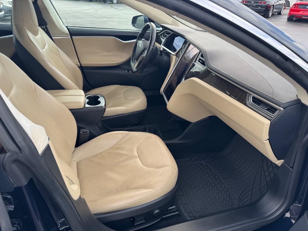 2014 Tesla Model S photo