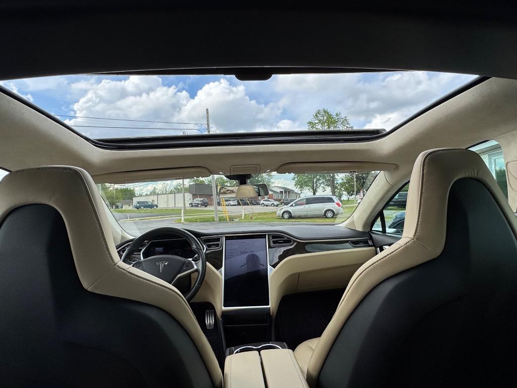 2014 Tesla Model S photo