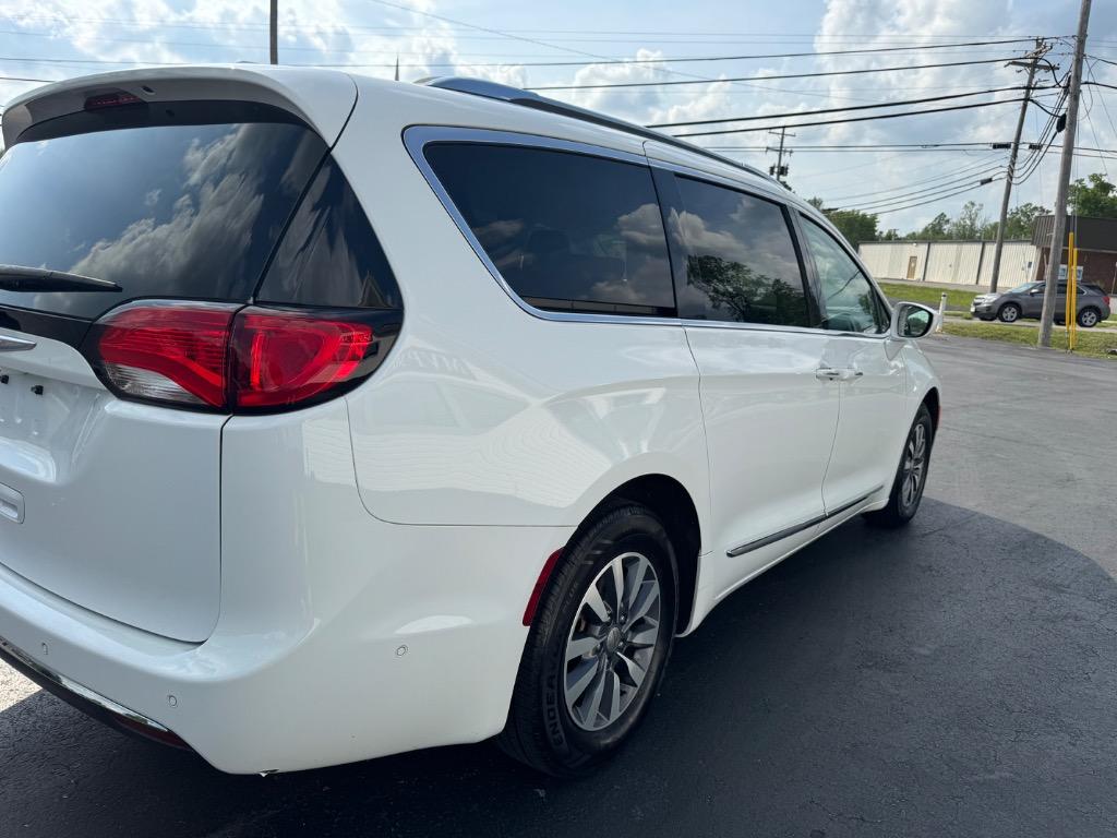 2020 Chrysler Pacifica - $23,998