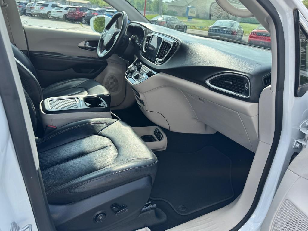 2020 Chrysler Pacifica - $23,998