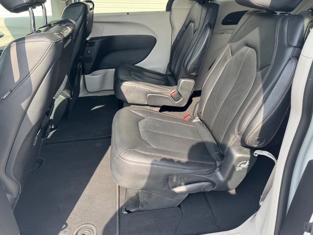 2020 Chrysler Pacifica Touring L Plus photo
