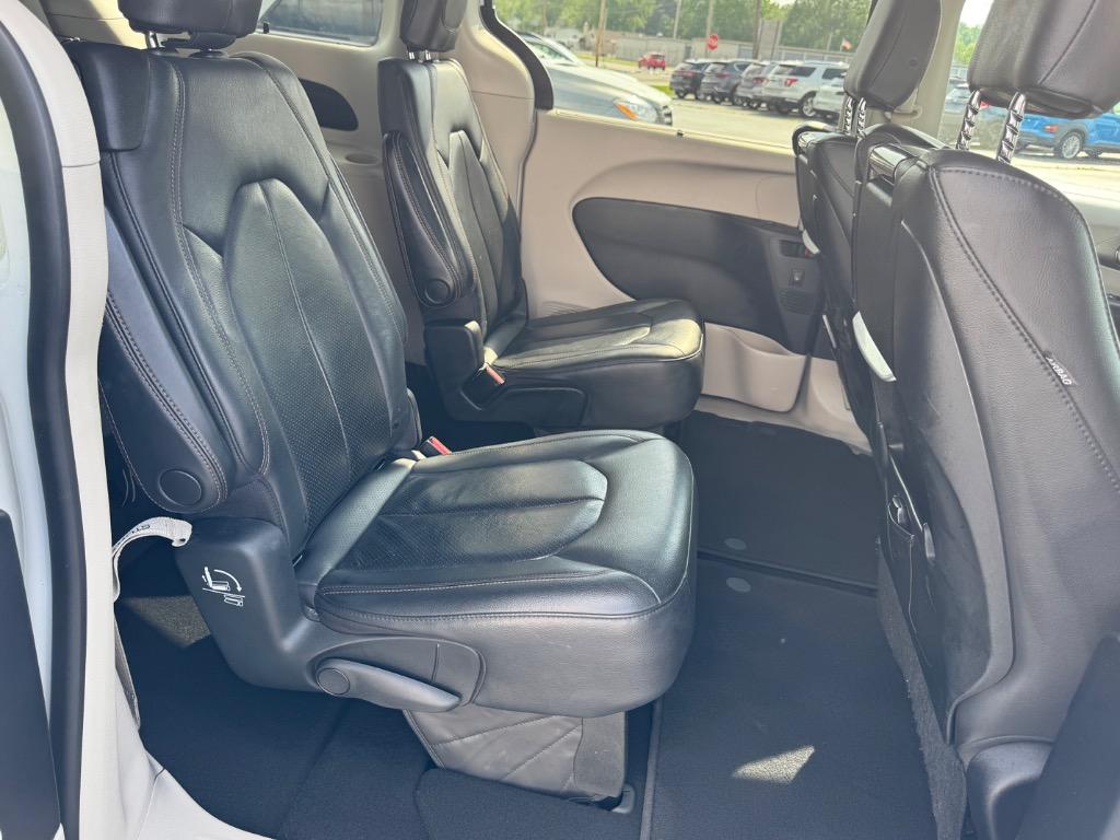 2020 Chrysler Pacifica - $23,998