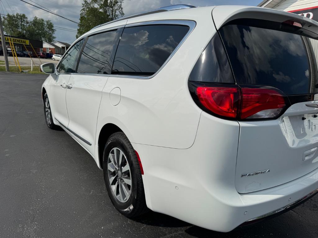 2020 Chrysler Pacifica - $23,998