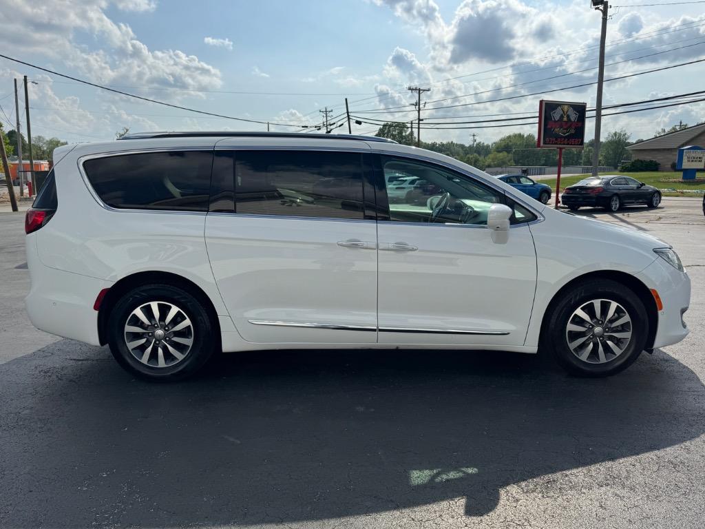 2020 Chrysler Pacifica - $23,998
