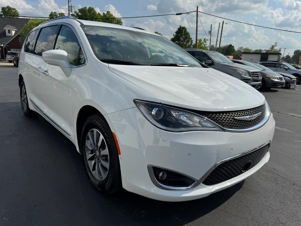 2020 Chrysler Pacifica - $23,998