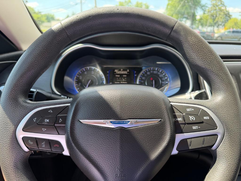 2015 Chrysler 200 - $7,998