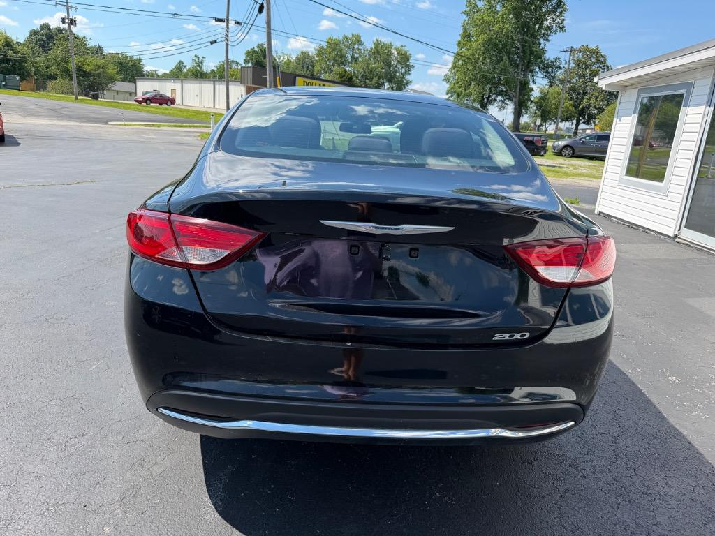 2015 Chrysler 200 - $7,998