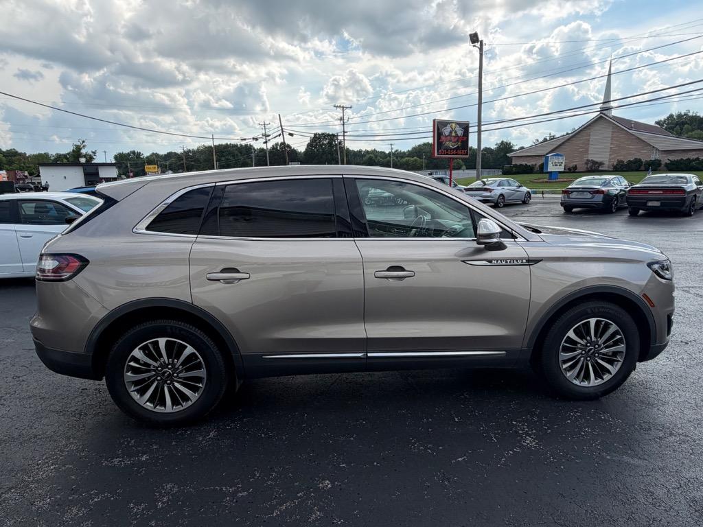 2019 Lincoln Nautilus - $15,998
