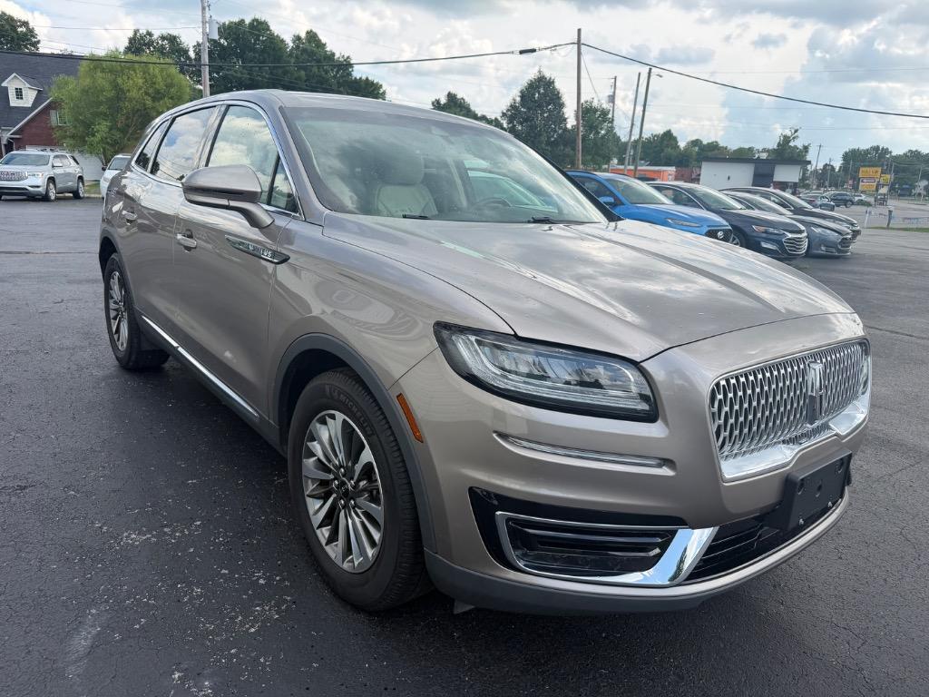 2019 Lincoln Nautilus - $15,998