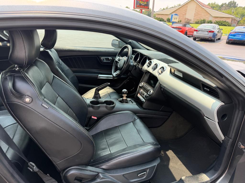 2016 Ford Mustang - $14,998