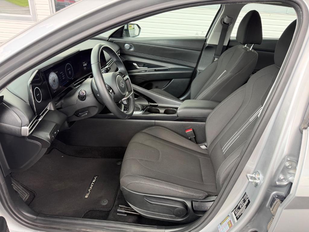 2023 Hyundai Elantra - $18,998