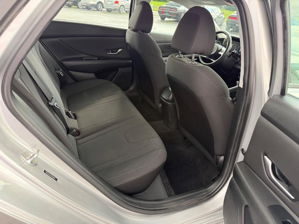 2023 Hyundai Elantra - $18,998