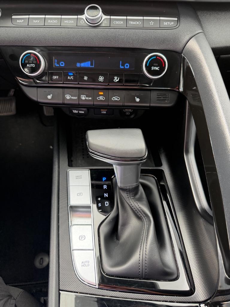 2023 Hyundai Elantra - $18,998
