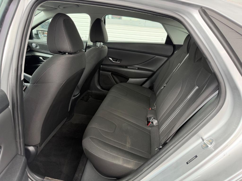 2023 Hyundai Elantra - $18,998