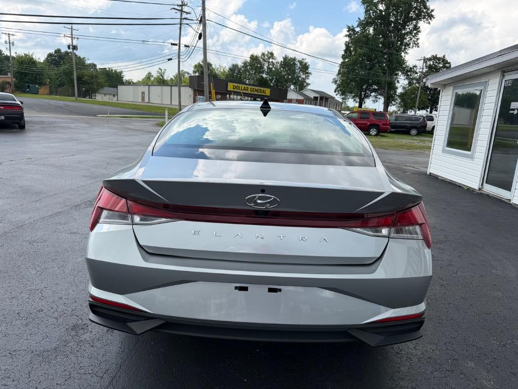 2023 Hyundai Elantra - $18,998