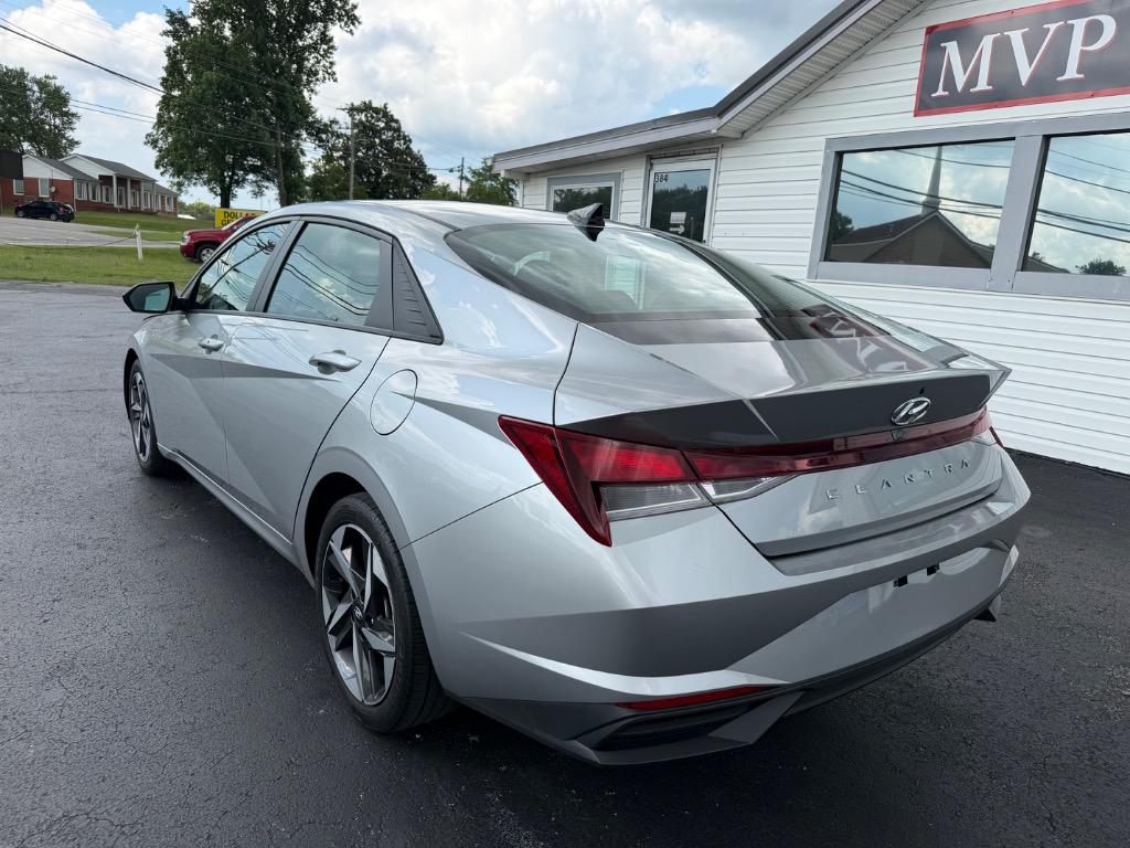 2023 Hyundai Elantra - $18,998