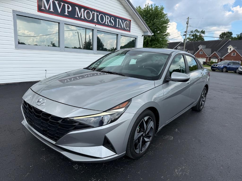 2023 Hyundai Elantra - $18,998