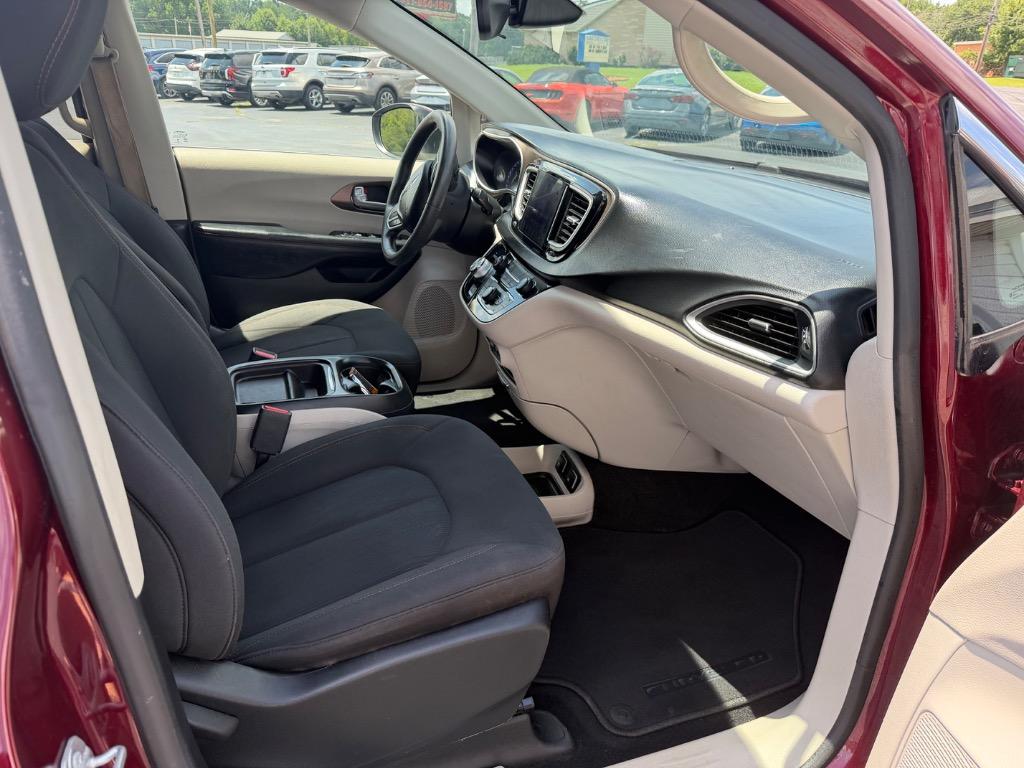 2017 Chrysler Pacifica - $10,998
