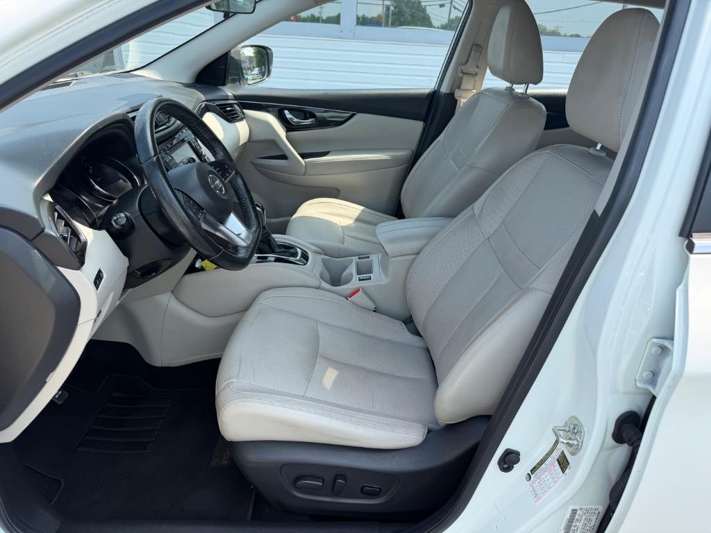 2018 Nissan Rogue - $14,998