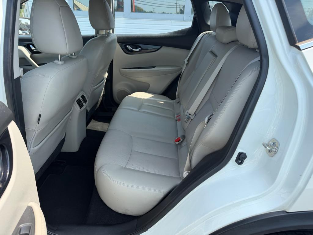 2018 Nissan Rogue - $14,998