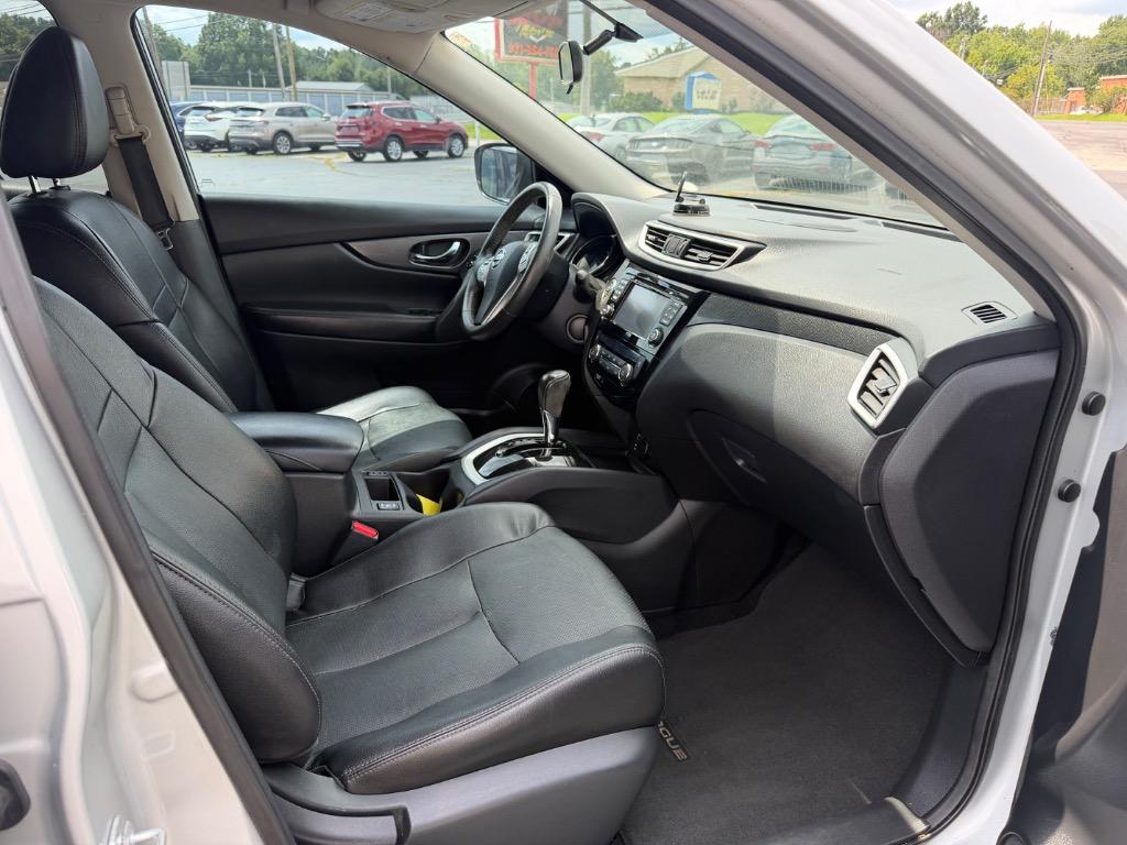 2016 Nissan Rogue - $12,998