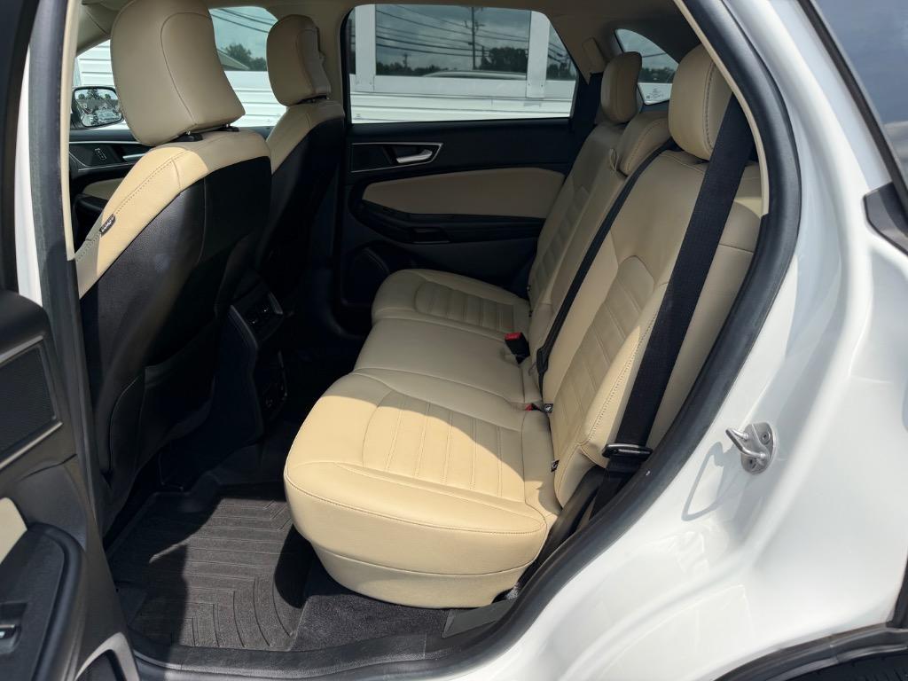 2021 Ford Edge - $17,998