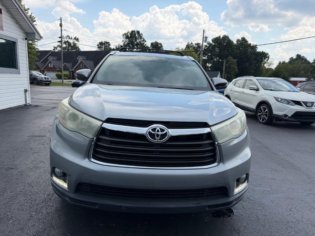 2016 Toyota Highlander - $17,998