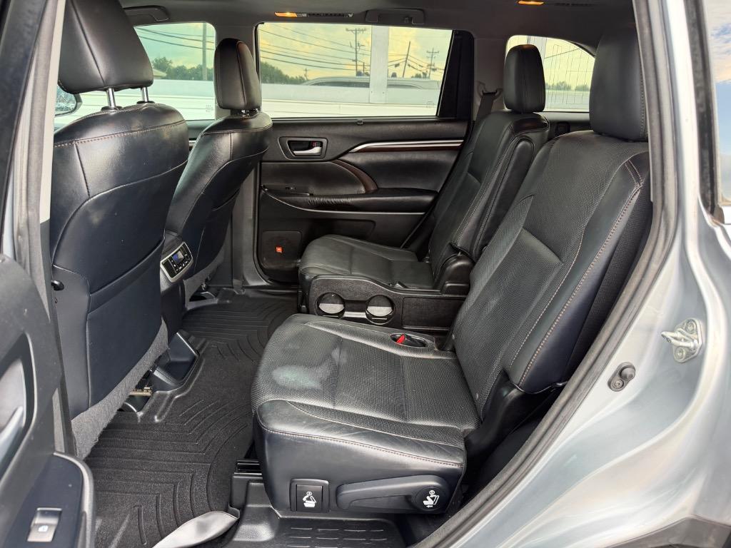 2016 Toyota Highlander - $17,998