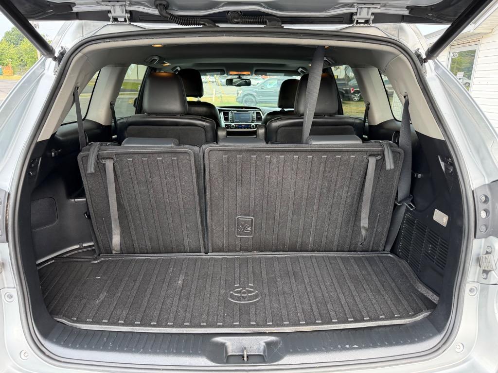 2016 Toyota Highlander - $17,998