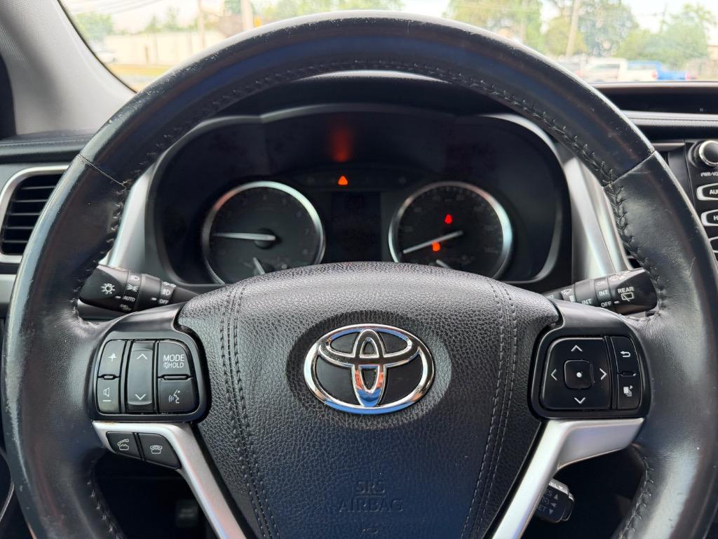 2016 Toyota Highlander - $17,998