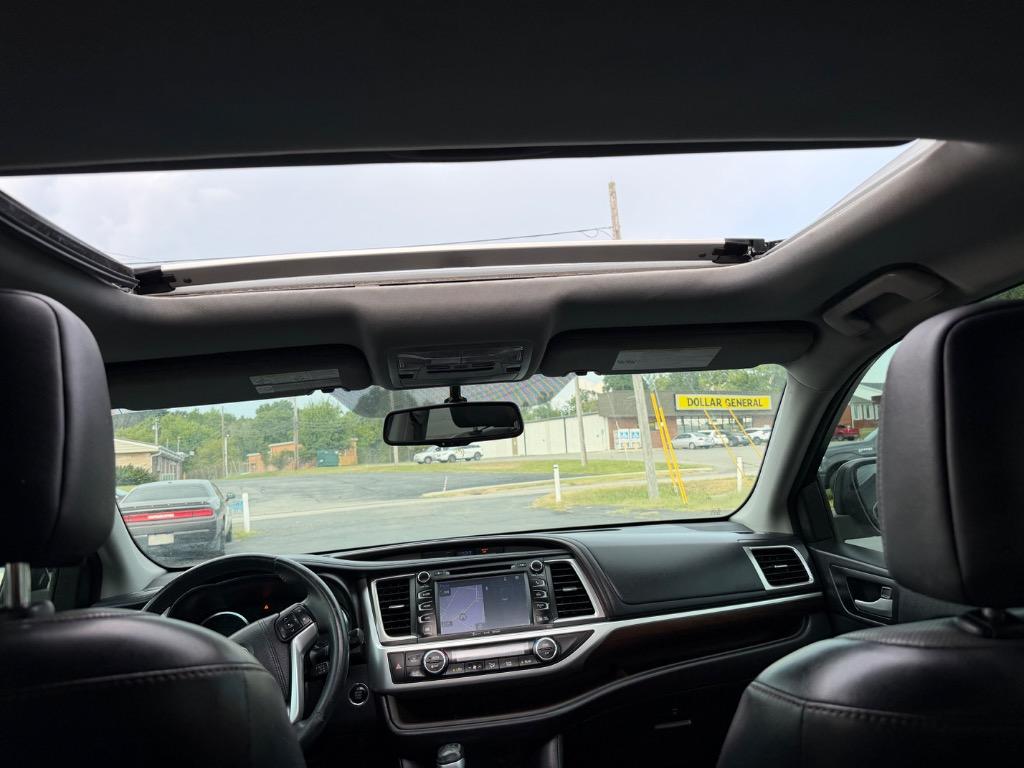 2016 Toyota Highlander - $17,998