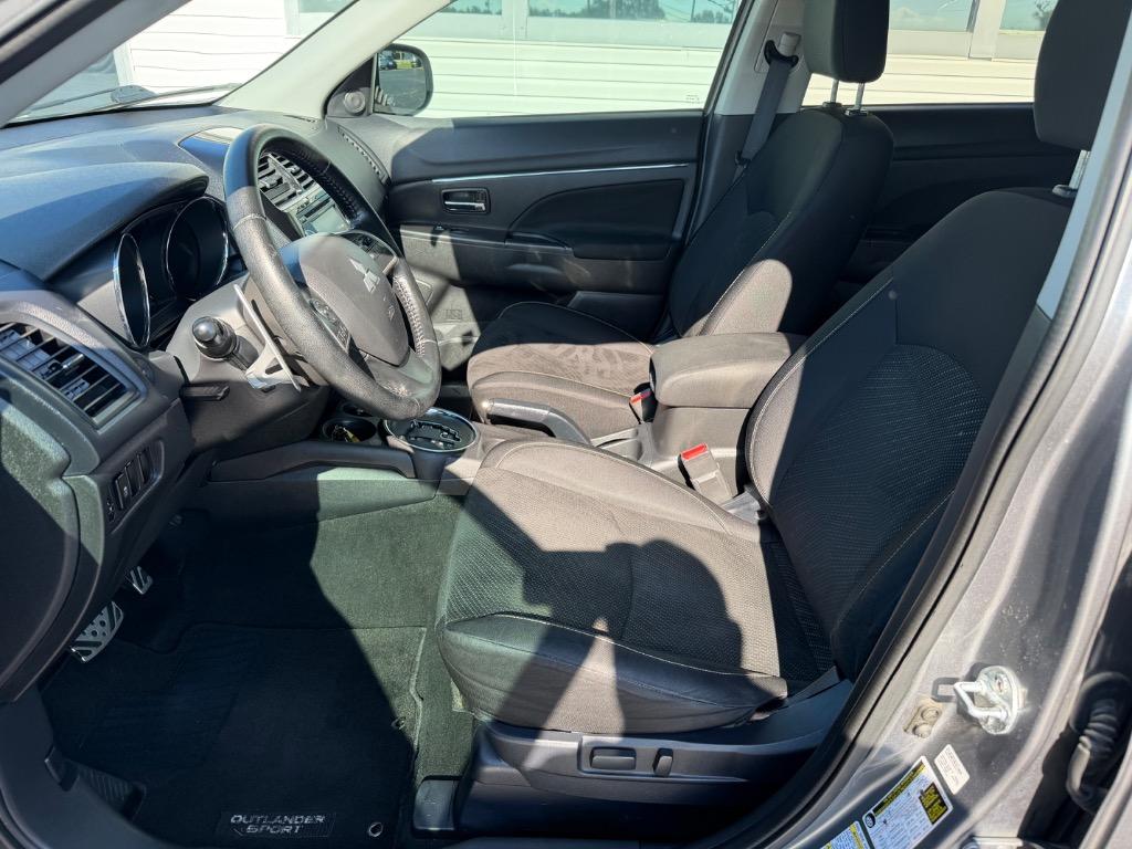 2015 Mitsubishi Outlander - $9,998