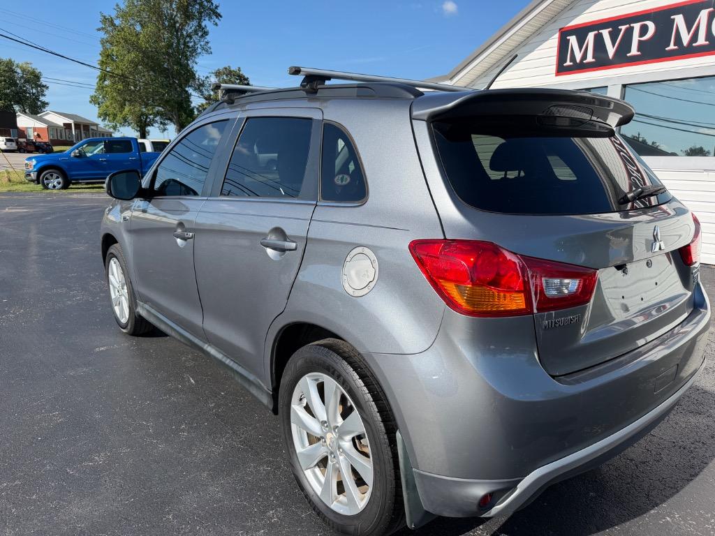 2015 Mitsubishi Outlander - $9,998