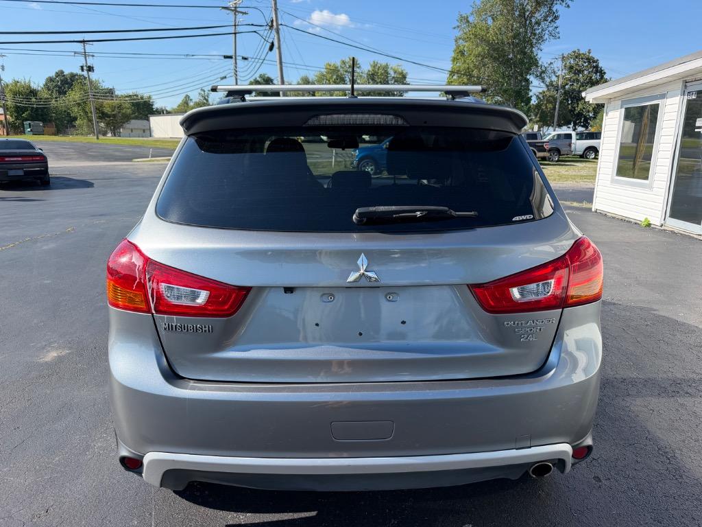 2015 Mitsubishi Outlander - $9,998