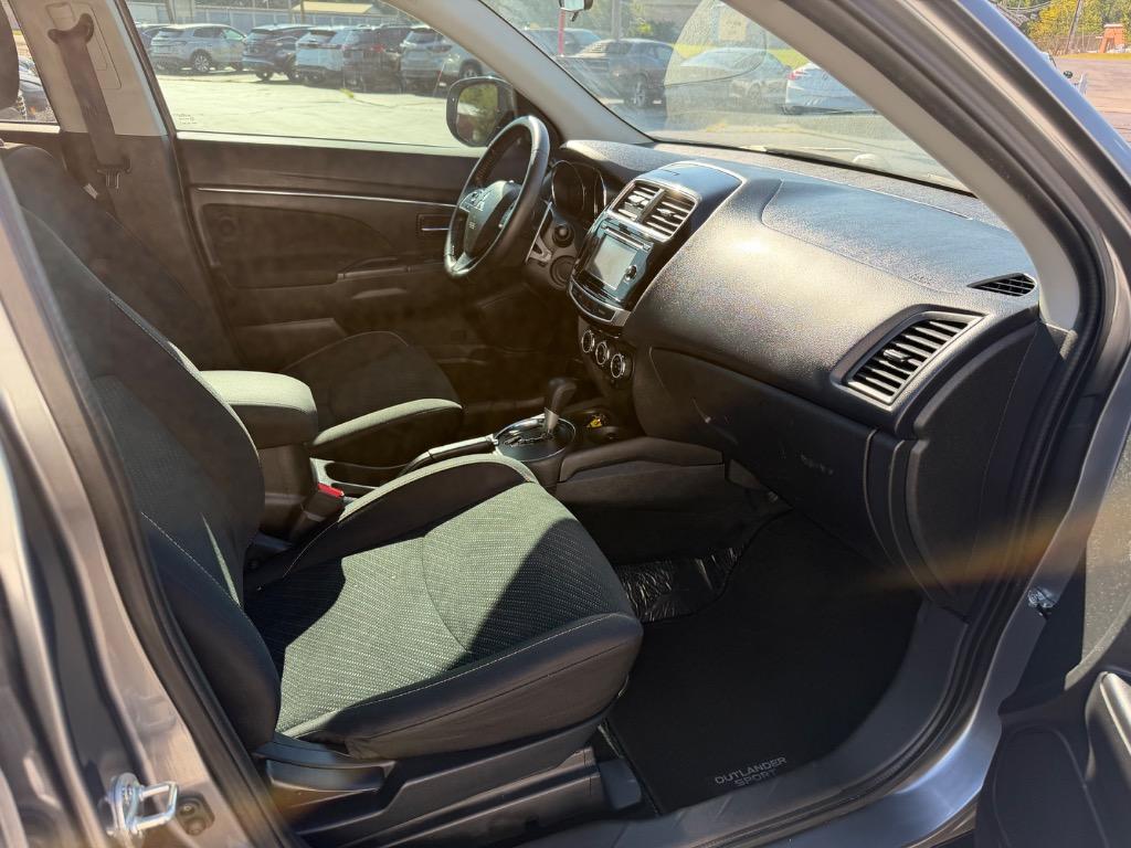 2015 Mitsubishi Outlander - $9,998