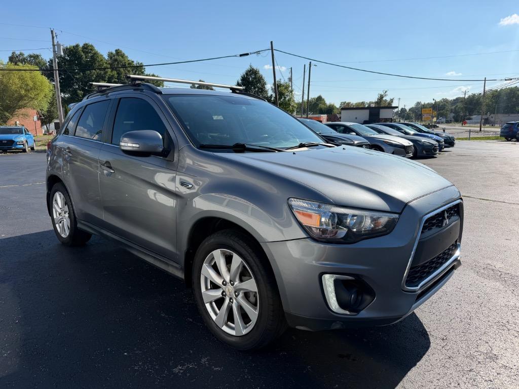 2015 Mitsubishi Outlander - $9,998
